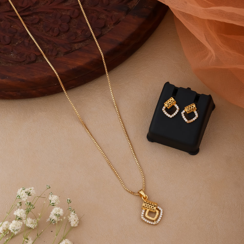 Aarohi Pendant Set